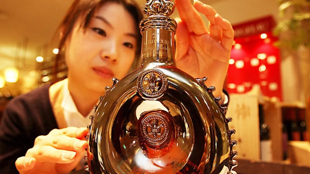 Производителят на коняк Remy Cointreau понижи целта си за печалба заради митата на САЩ и Китай