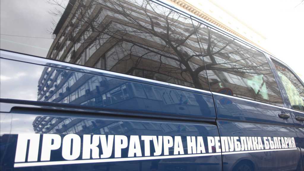 Прокуратурата възложи проверка за жилищата на Ангелкова и Валери Жаблянов