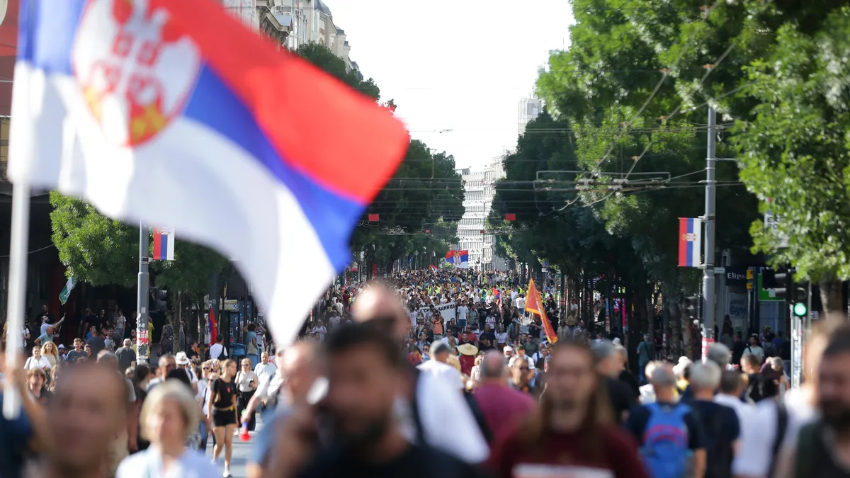 Протест в Белград: Всички сме под козирката, 10 месеца от трагедията в Нови Сад