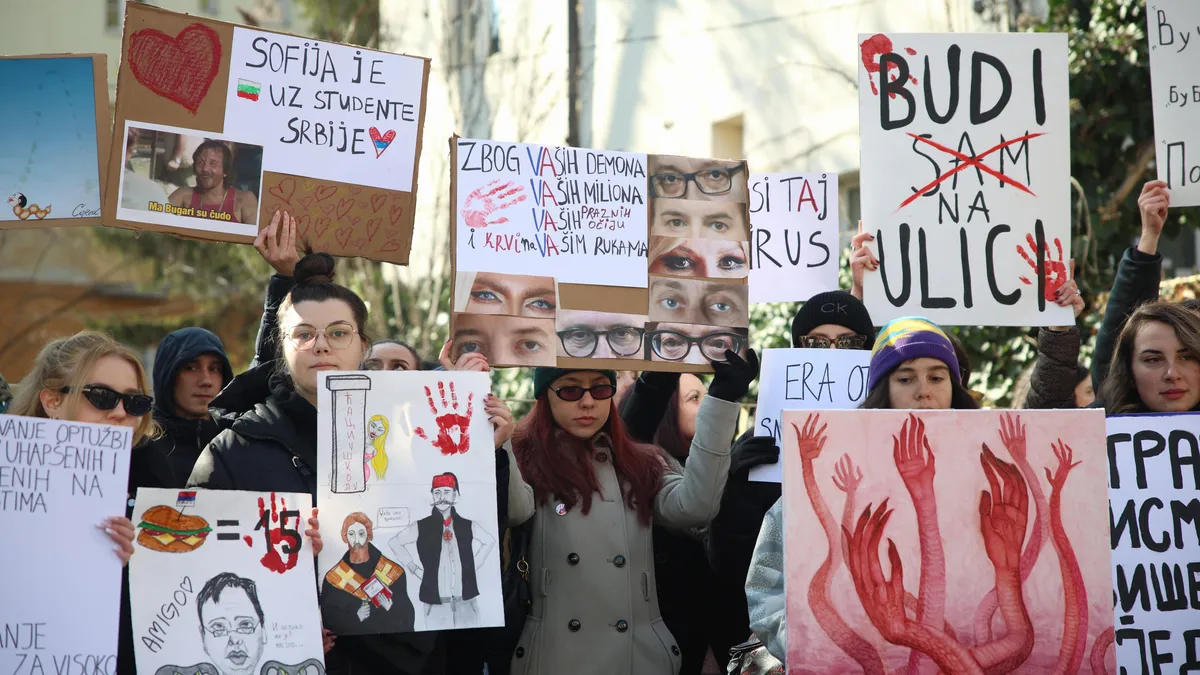 Протест в София в подкрепа на сръбските студенти: Нацията се събуди за лъжите на Вучич, време е за промяна