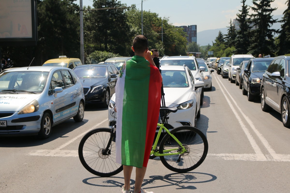 Протестиращи блокираха кръстовището на бул. "България" и бул. "И. Е. Гешов"