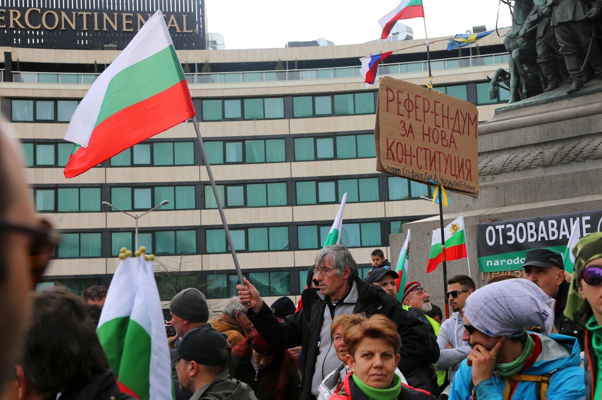 Протестиращи пред НС: В сряда ще щурмуваме сградата на парламента