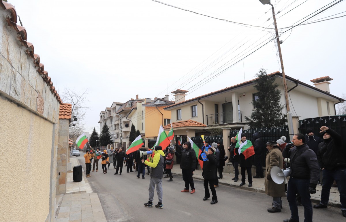 Протестно автошествие до Банкя поиска оставка на кабинета