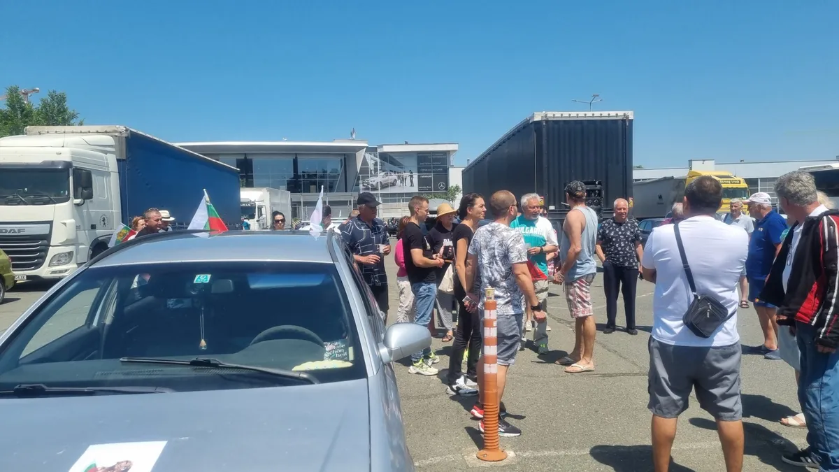 Протестно автошествие в Бургас срещу еврото: „Идваме за свободата"