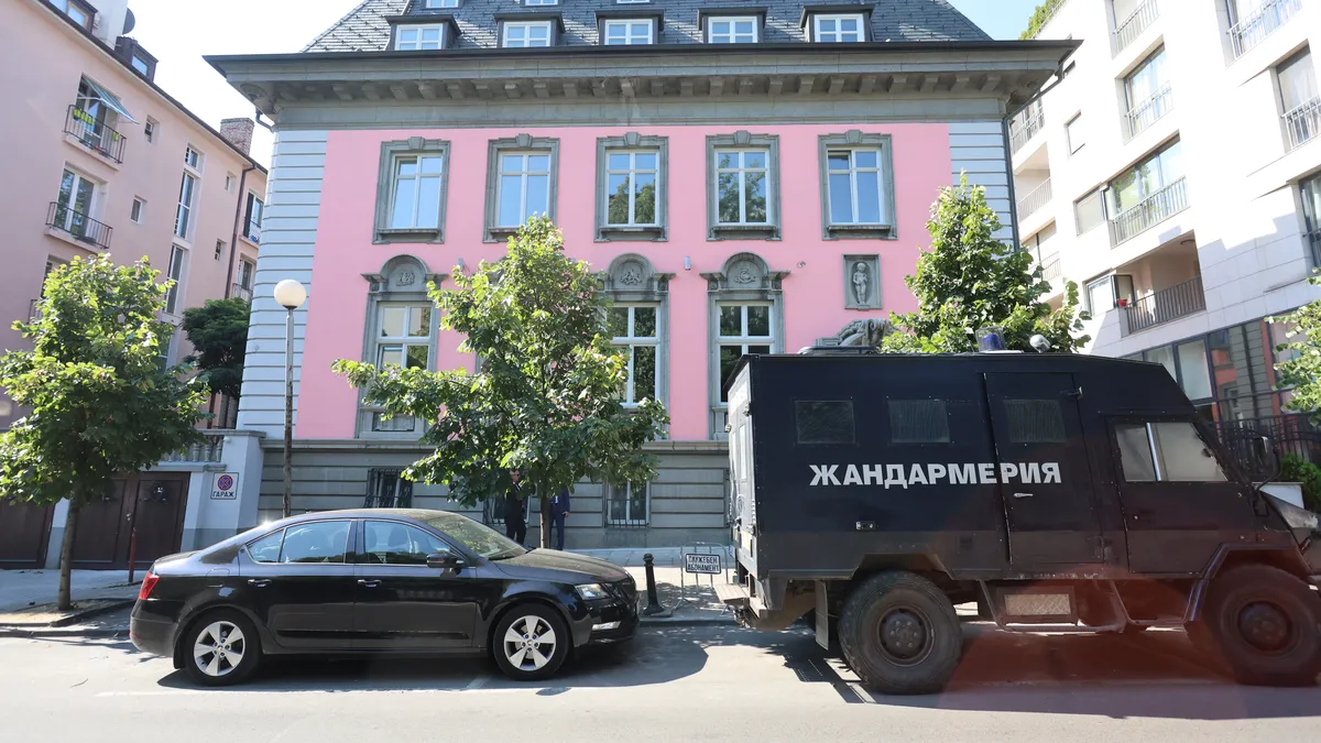 Проверяващи влязоха в имот на Румен Гайтански, акция има и в Кърджали - във фирми, близки до Хасан Азис