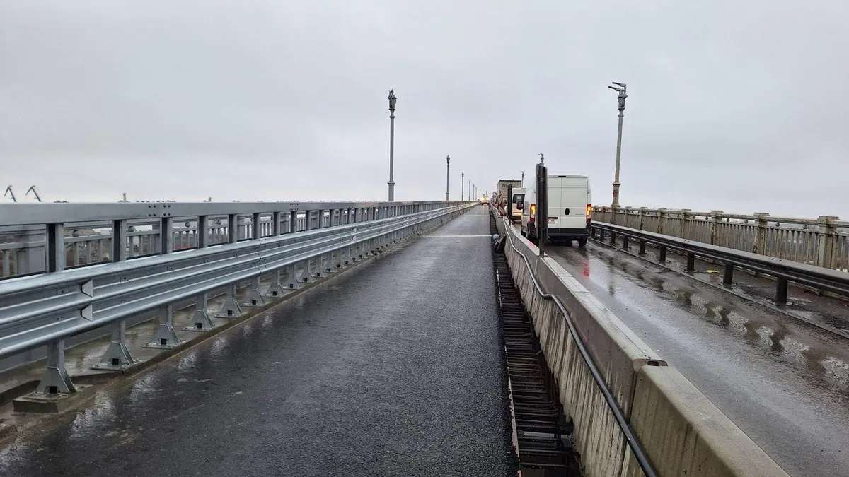 Пускат движението в двете посоки по Дунав мост при Русе 