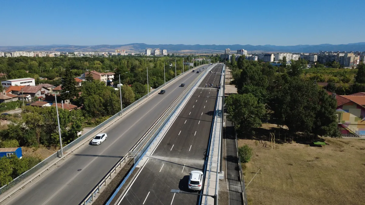 Пуснаха движението по новия мост на Бакърена фабрика в София