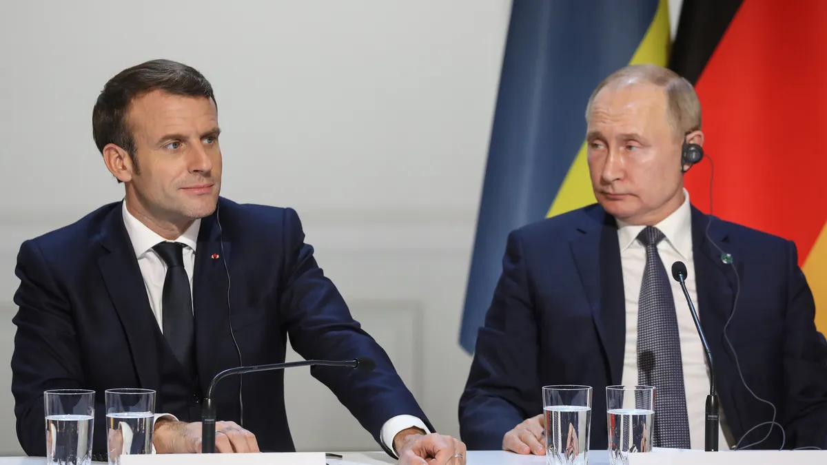 Путин и Макрон проведоха първия си телефонен разговор от 2022 г. насам