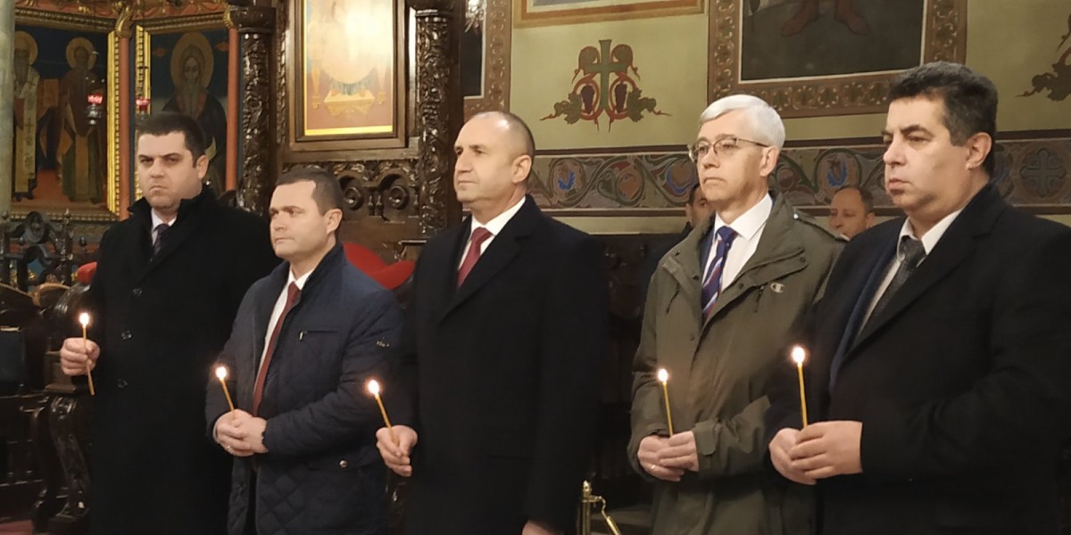 Радев: Ако на управляващите не им харесва отношението на хората, да се замислят за управлението си