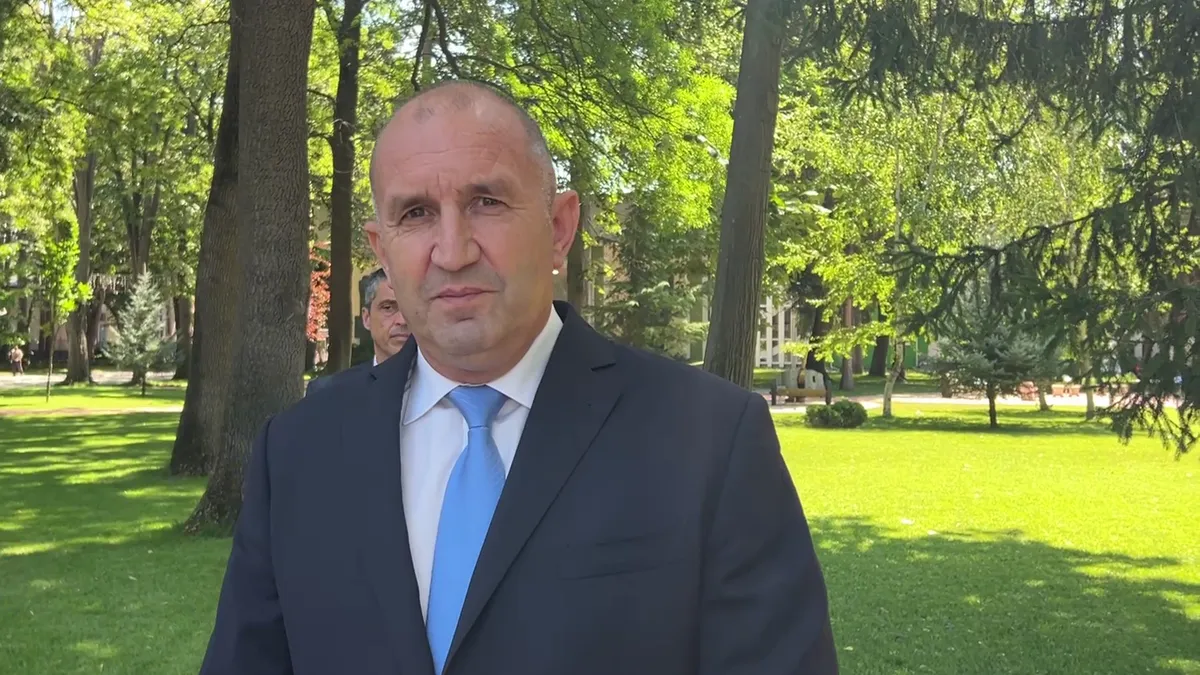 Радев: Демокрацията у нас е фасадна, правителството е декор на дуото Пеевски-Борисов