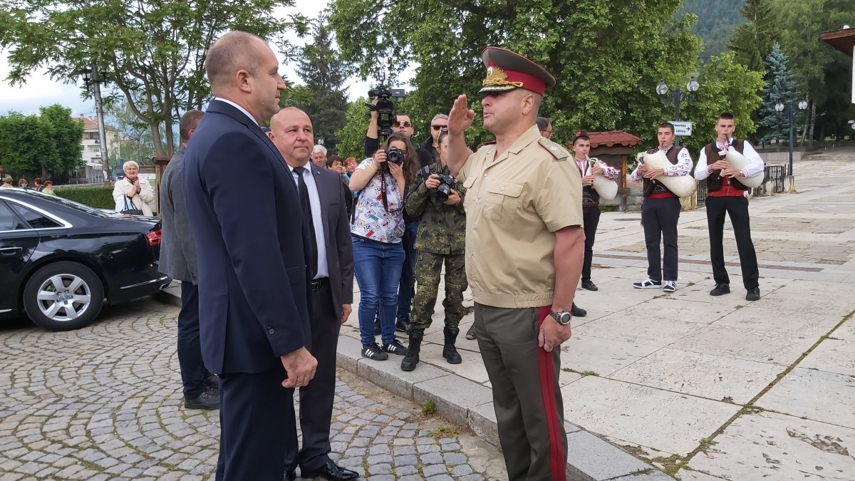 Радев и Йотова почетоха подвига на Христо Ботев в Калофер