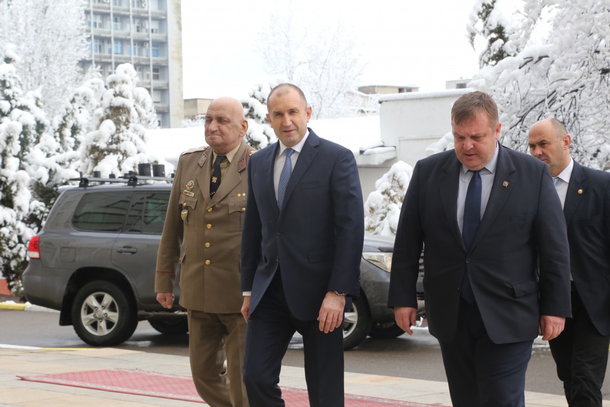 Радев: Импийчмънтът най-много да доведе до окончателен крах