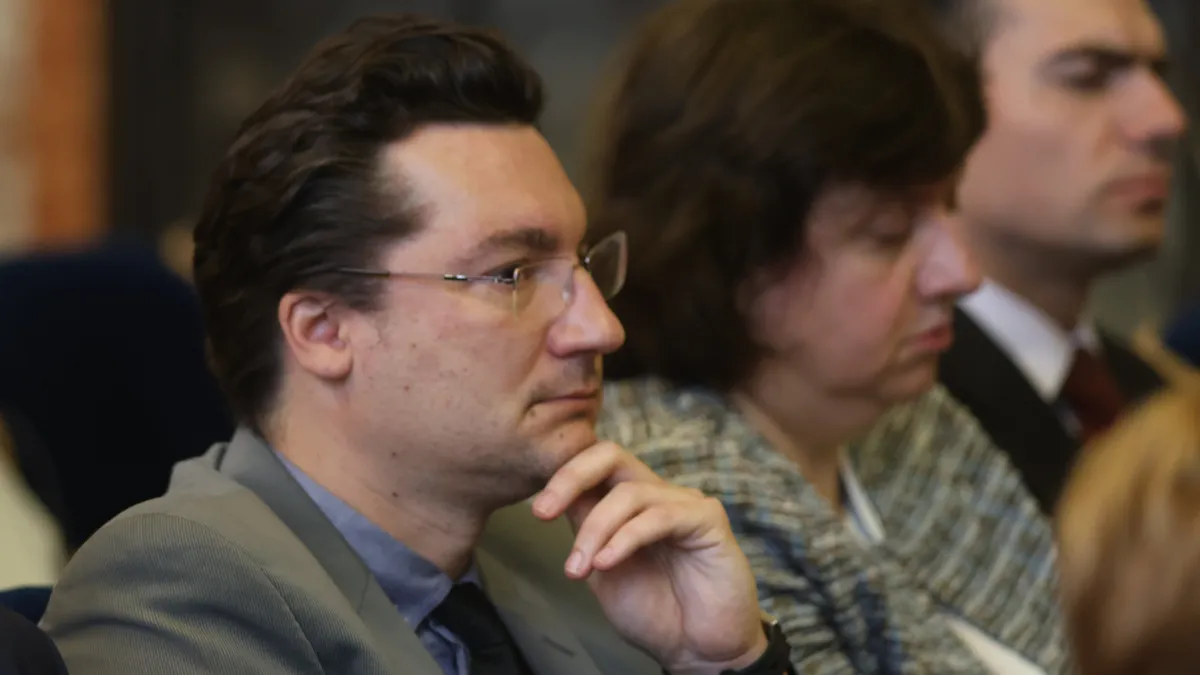 Радев подписа указ за освобождаването на Крум Зарков като негов секретар по правни въпроси