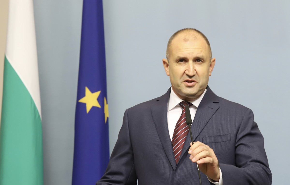 Радев: Преходът започва с мутрите и приключва с изхвърлянето им от властта