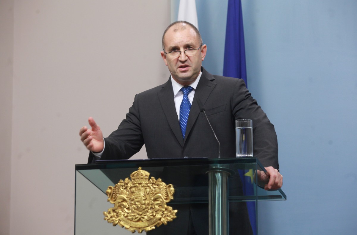 Радев: Трябва безкомпромисно прилагане на закона