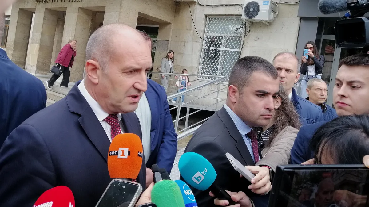 Радев: Влизането в еврозоната при петролна криза трябва да бъде много внимателно премислено