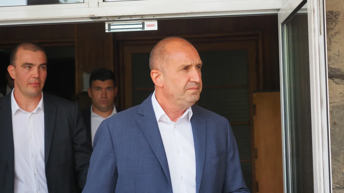 Радев връчва държавни отличия за принос към икономическото развитие на България