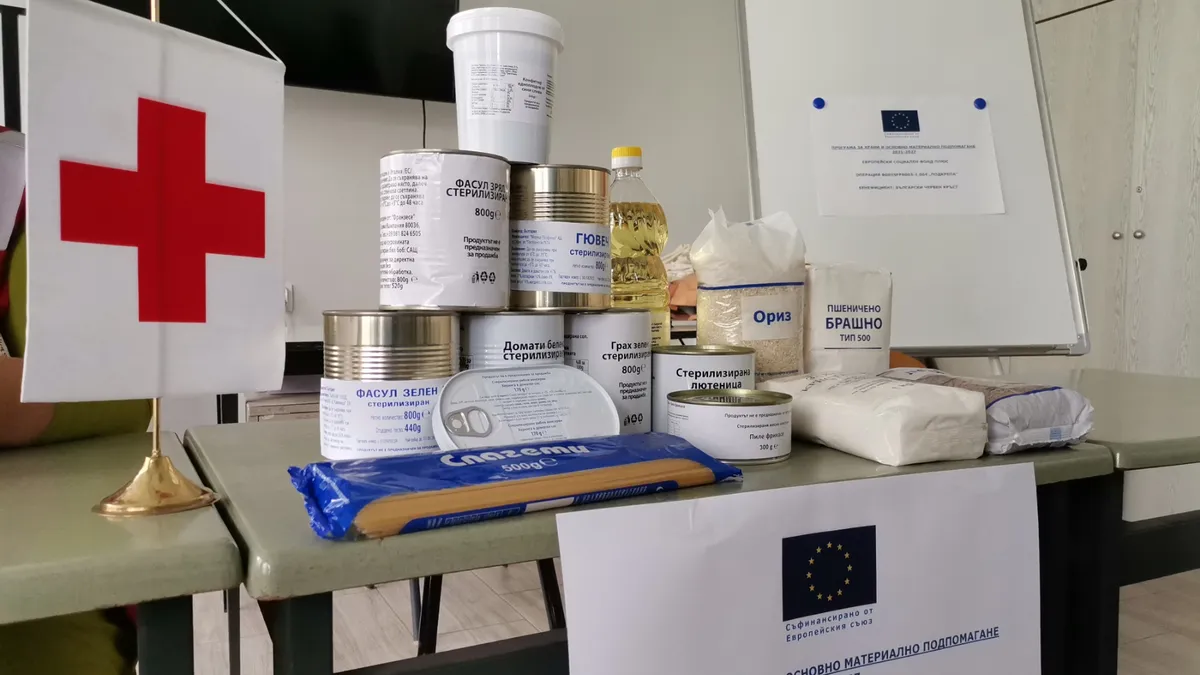 Раздават втория транш хранителни продукти в Русе 