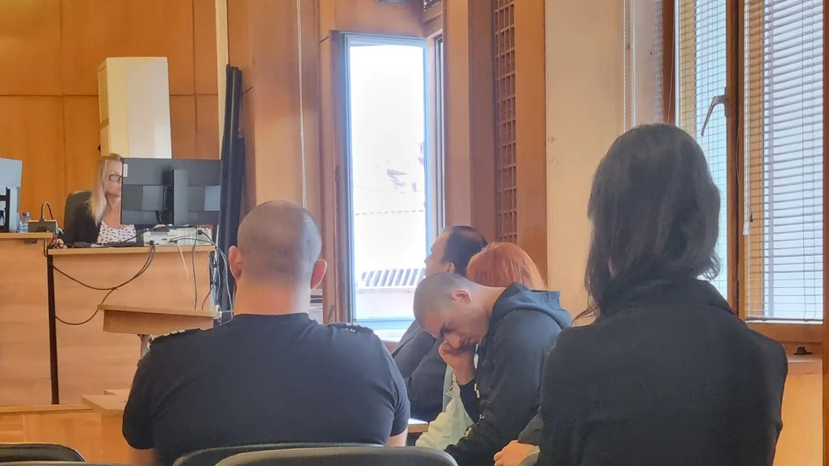 Разпитват свидетели по делото за прегазените полицаи от автобус с мигранти в Бургас