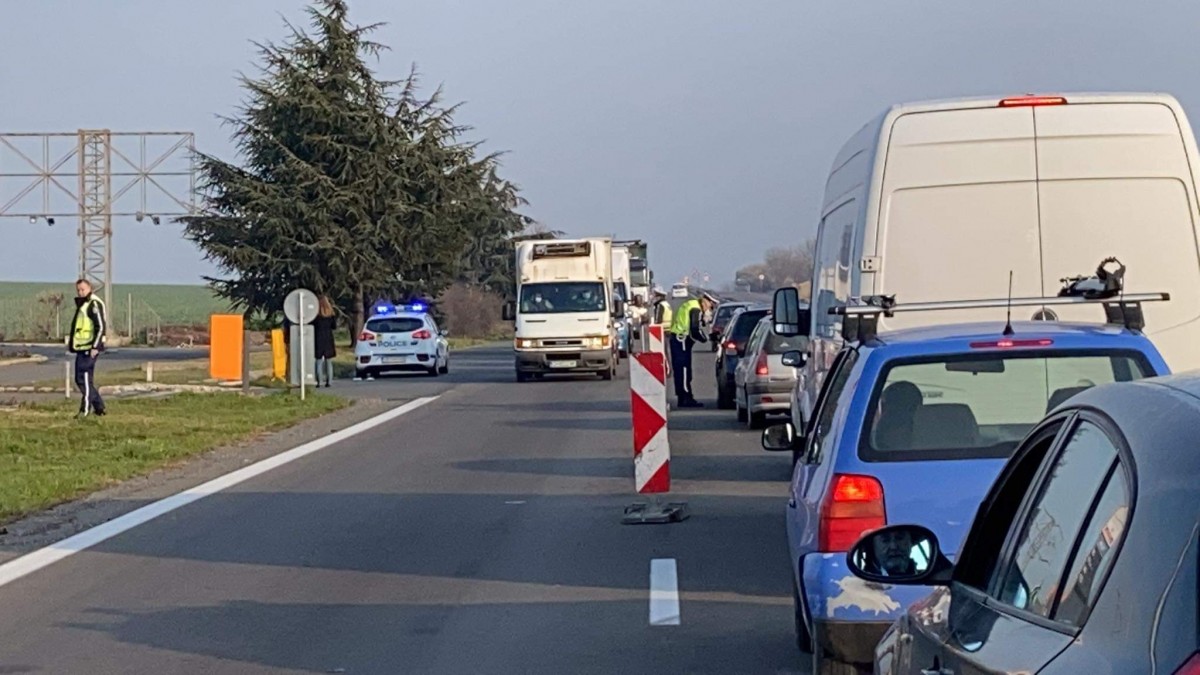 В сила е забраната за свободно пътуване между градовете