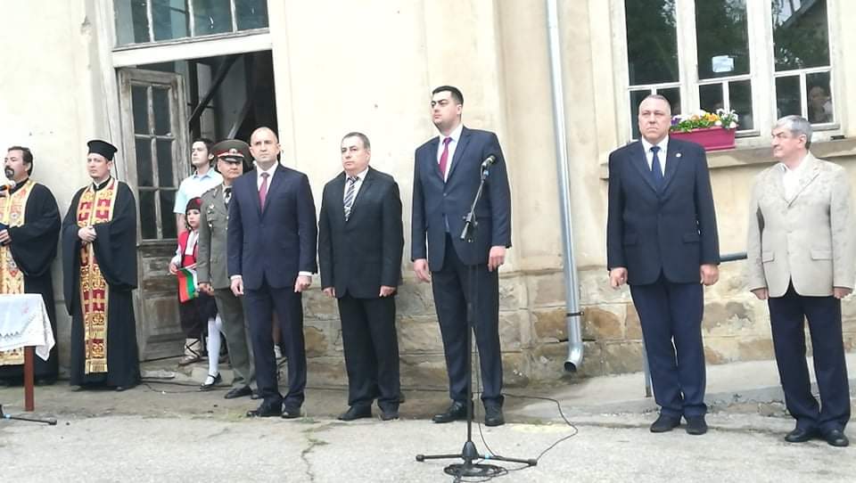 Радев: Време е да освободим България от усещането, че има незаменими хора