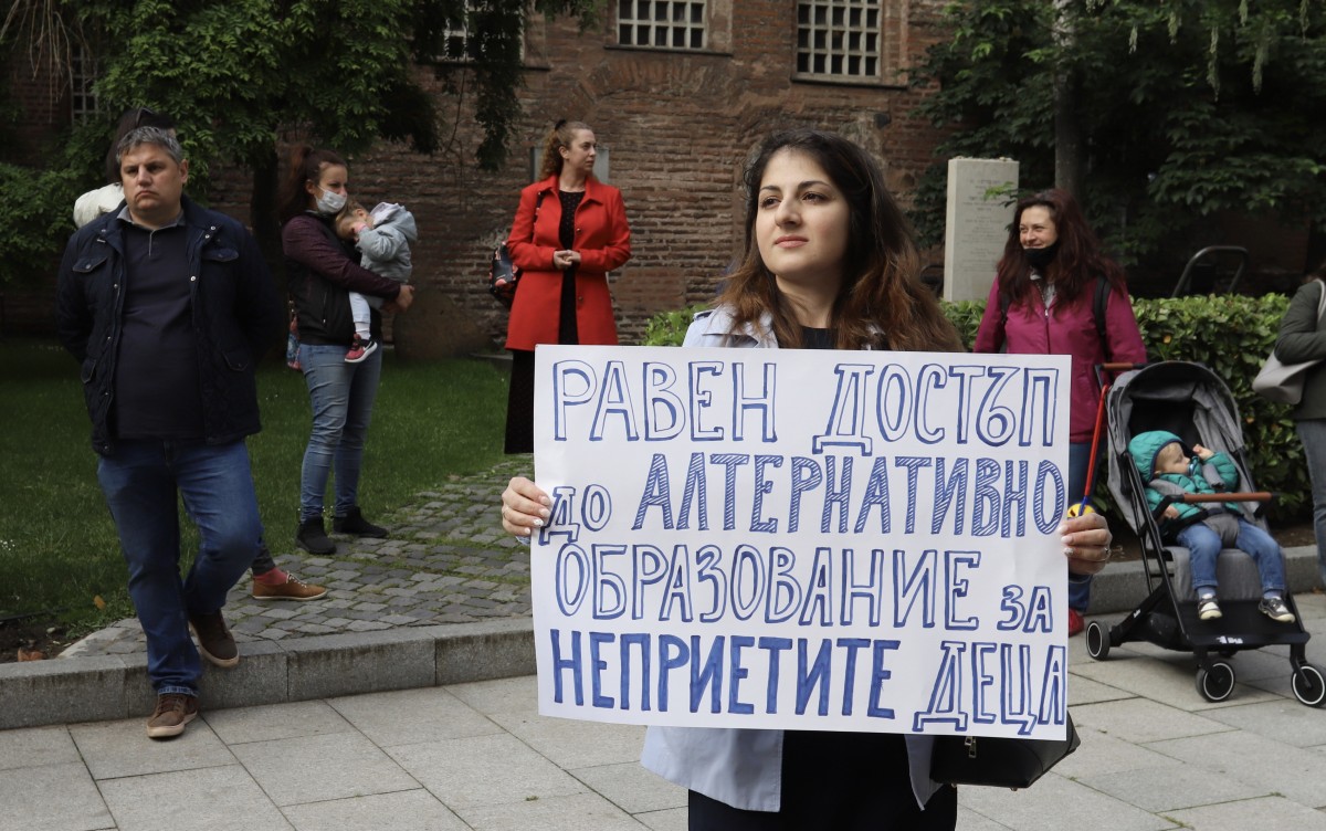 Родители на протест, искат ударно строителство на детски градини