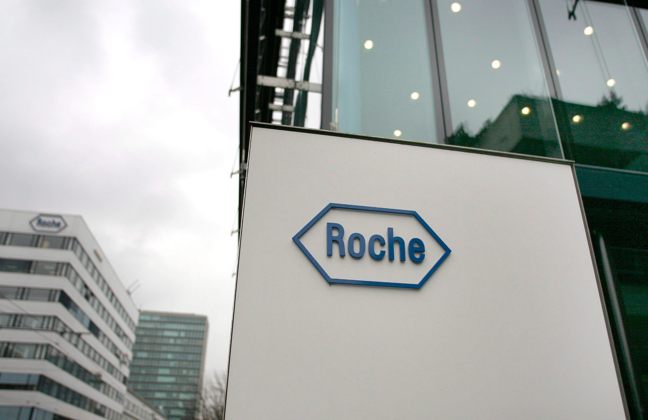 Roche: Обещаващи резултати за коктейл срещу COVID-19