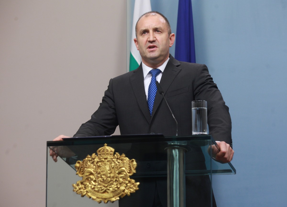 Румен Радев: „Апартамент гейт“ уронва държавността