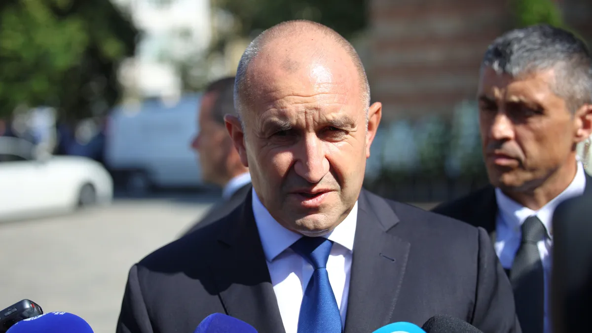 Румен Радев: Партиите трябва да подпомогнат ЦИК и кабинета в организирането на честен вот