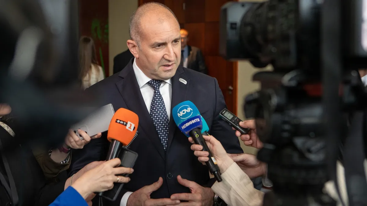 Румен Радев: Правителството налива средства за пропаганда вместо да защити покупателната стойност на гражданите
