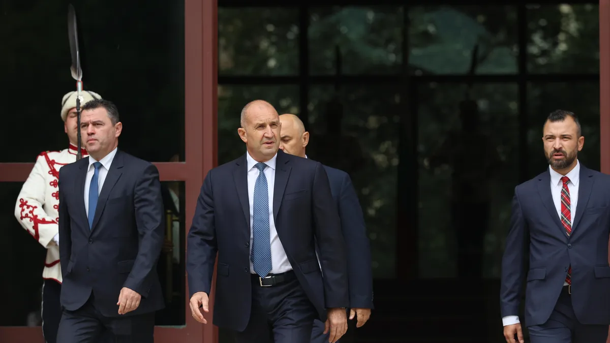 Румен Радев заминава на двудневно посещение в Германия, ще отиде и в „Райнметал“