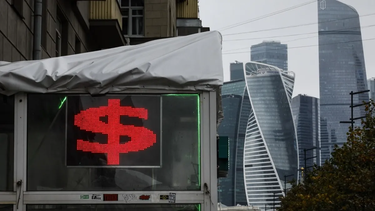 Руската рубла достигна най-ниското си ниво спрямо щатския долар от март 2022 г.