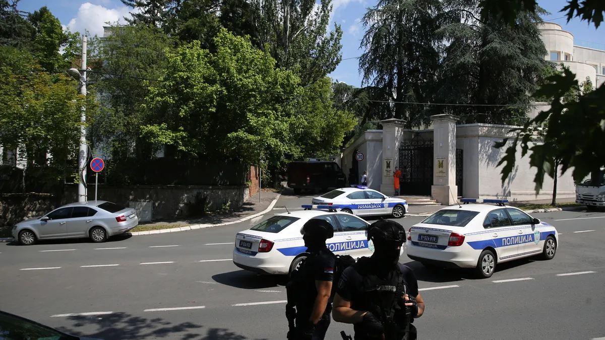 Рускиня и грузинец са участвали в трафик на мигранти от България в Сърбия