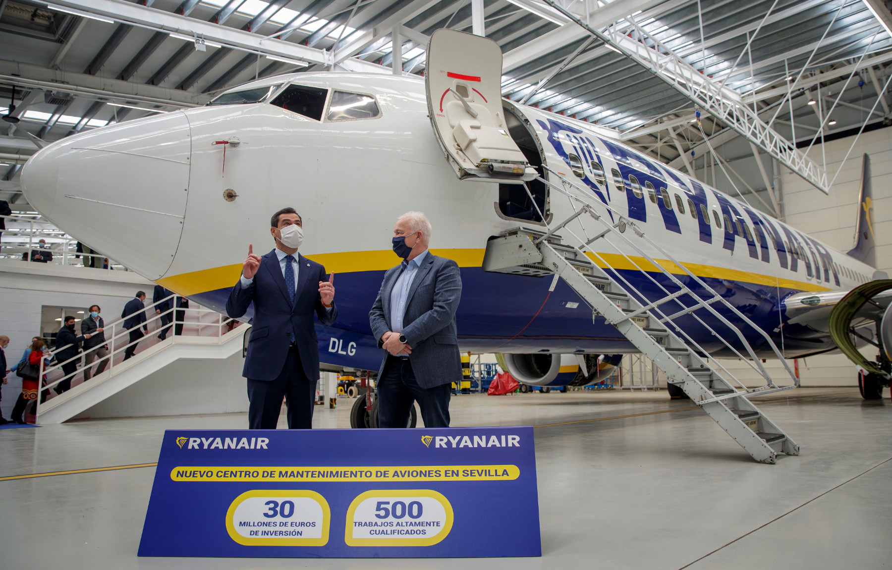 Съдят стюард на Ryanair, напил се по време на полет