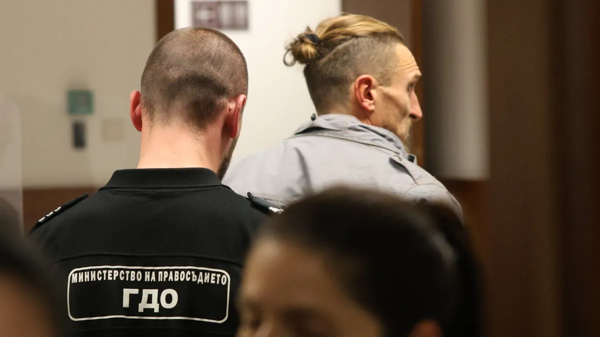 Съдът постави актьора Димо Алексиев, хванат с алкохол зад волана, под домашен арест