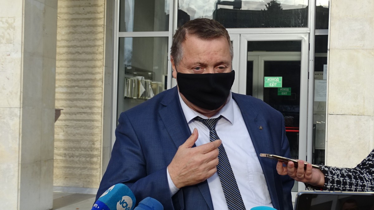 Съдът в Благоевград остави в ареста жената, убила двете си деца