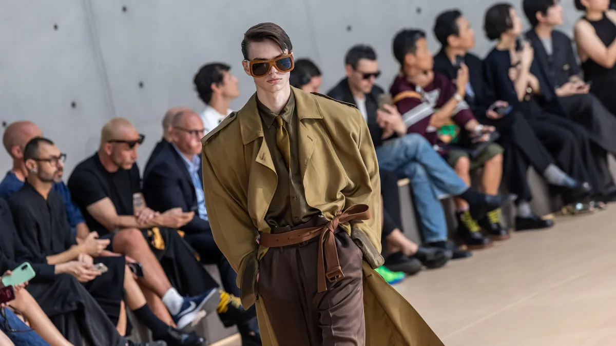Saint Laurent и Vuitton откриха мъжката седмица на модата в Париж