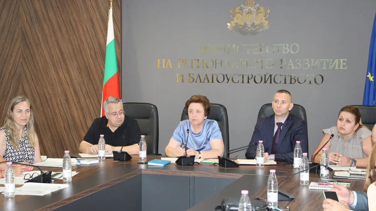Санират 130 жилищни блока в София по двата етапа на ПВУ