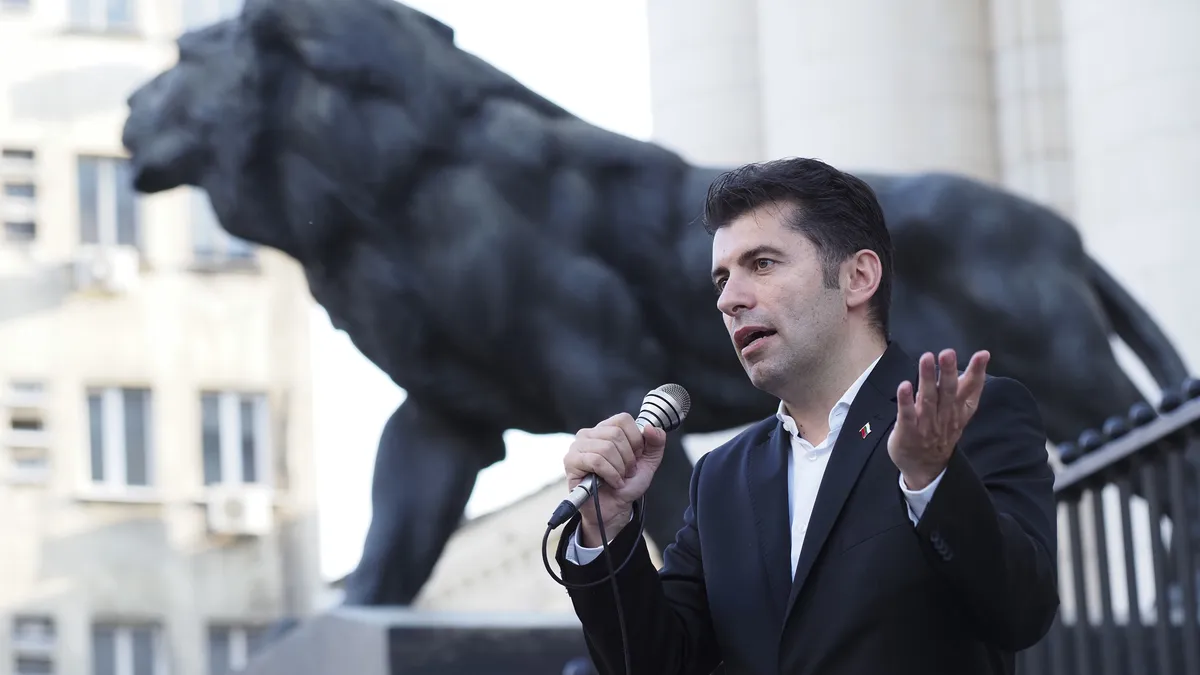 Сарафов поиска имунитета на Кирил Петков