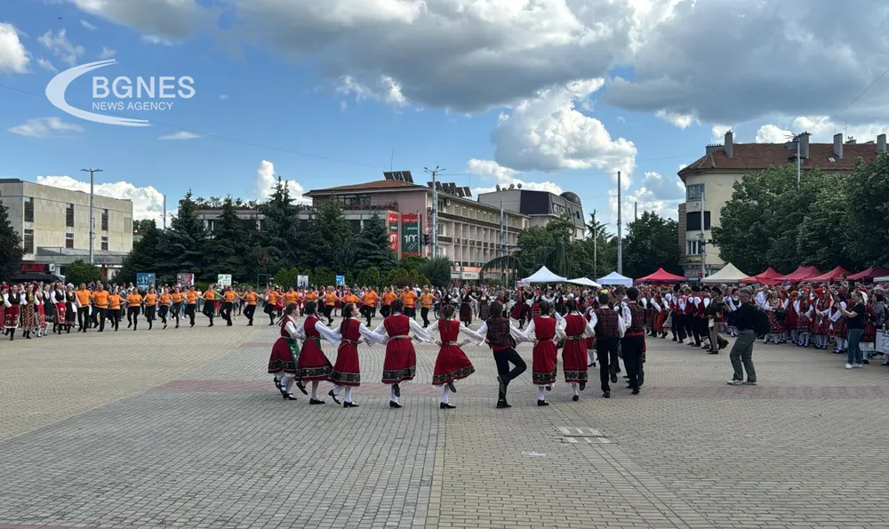 Състави от цялата страна превърнаха в празник надиграването „Тъпан бие, хоро се вие"