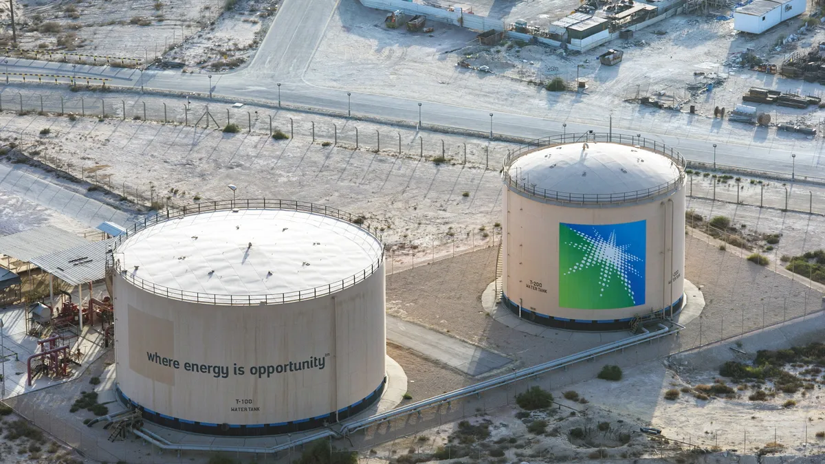 Saudi Aramco продаде акции на стойност 11,2 млрд. долара