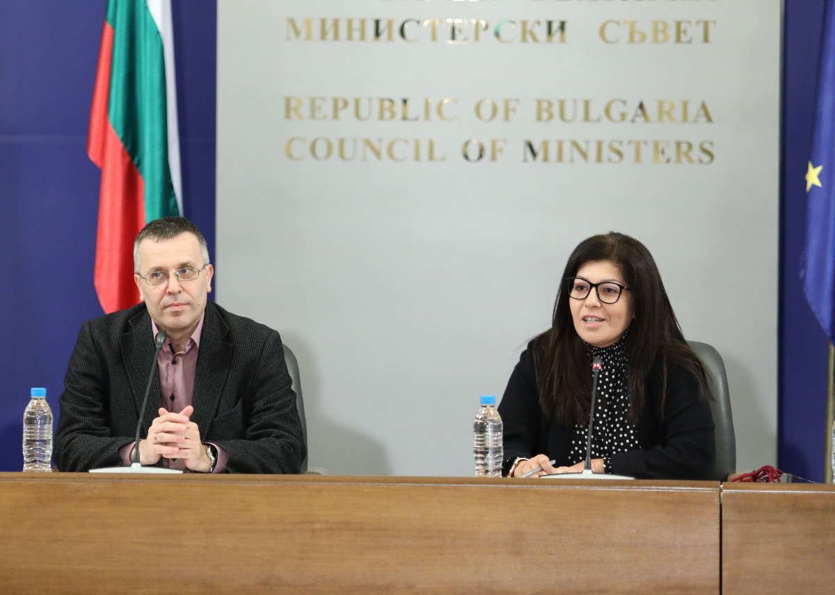 Севдалина Арнаудова напуска Министерския съвет
