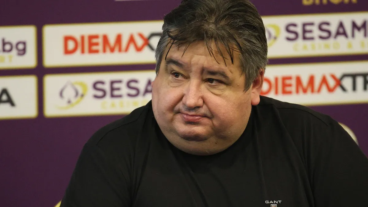 Шефът на Професионалната футболна лига обвини БФС във "финансов рекет" на клубовете