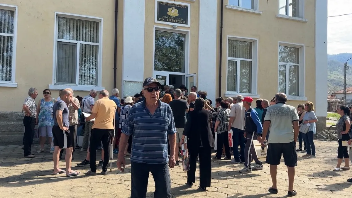 Шипка се съвзема, 300 заявления за помощ са подадени вече