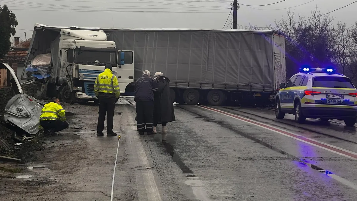 Шофьорът на ТИР, който се вряза в къща в Самоводене, вероятно е заспал в движение