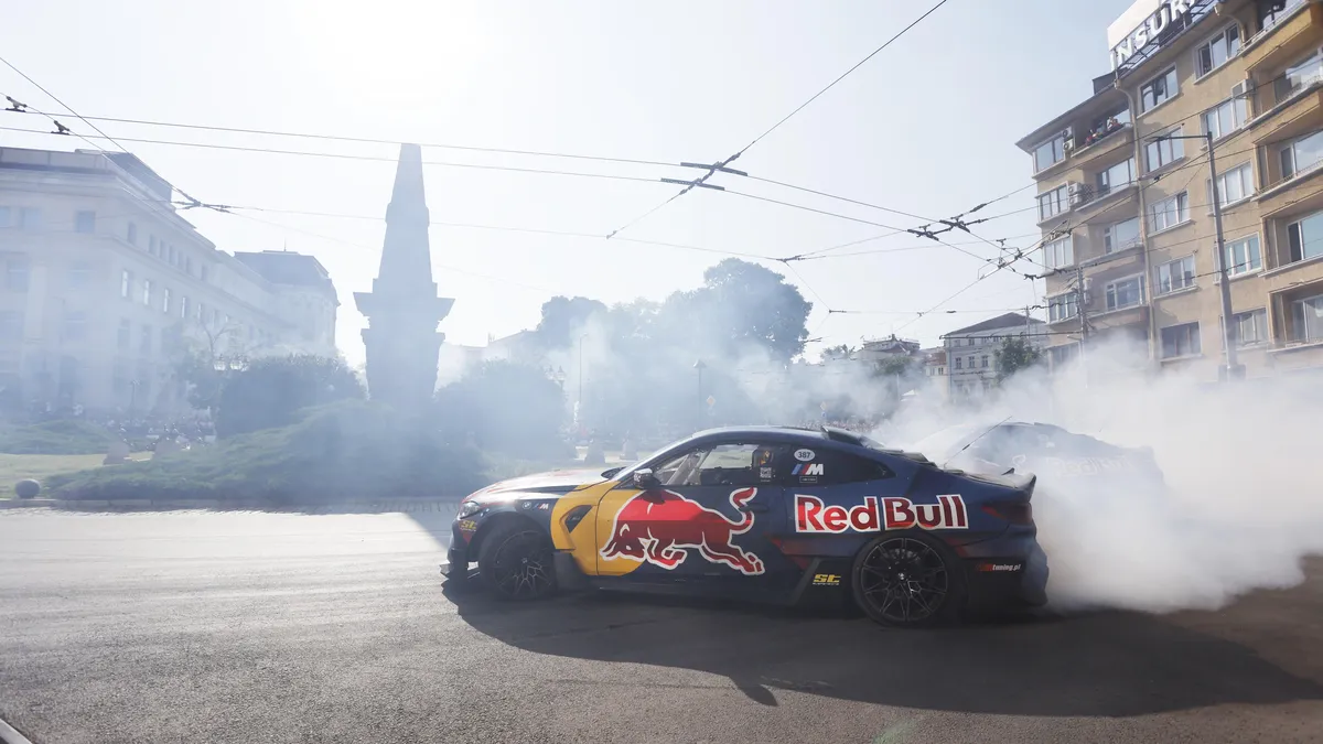 Шоуто Red Bull Showrun Sofia не разочарова, Цолов за първи път в болид на Формула 1