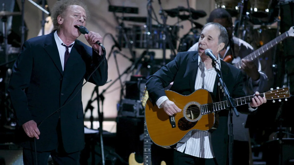 Шоуто The Simon & Garfunkel Story е днес в София