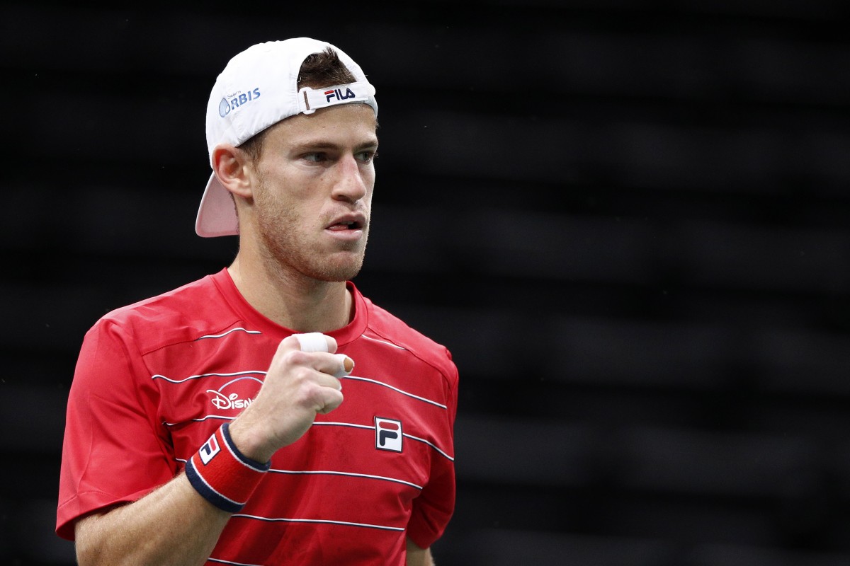 Шварцман е на две победи от дебют във Финалите на ATP