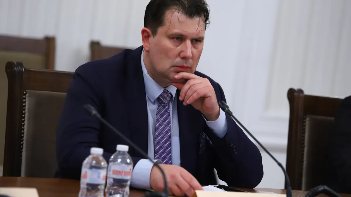 Скопие поиска обяснение от българския посланик за снимката със знамето на България