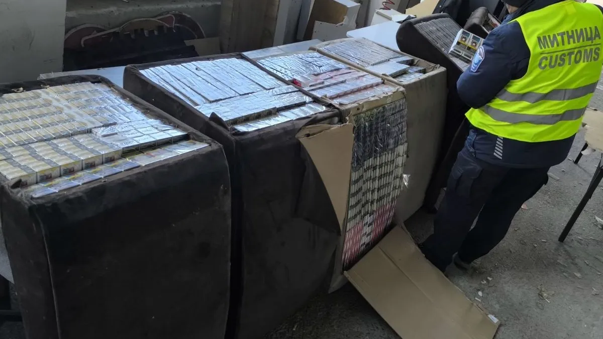 Скрити цигари в кресла заловиха митничари при проверка на микробус край Дунав мост – Видин